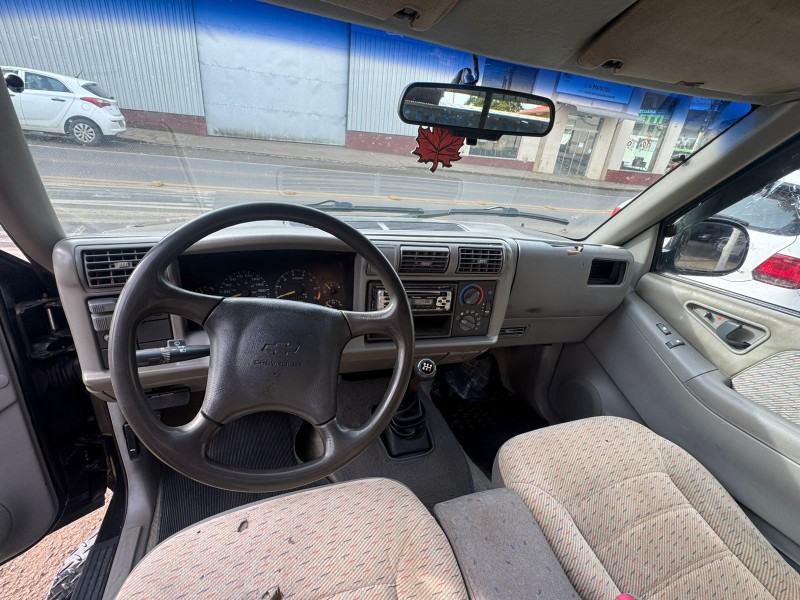 S10 2.2 EFI DLX 4X2 CS 8V GASOLINA 2P MANUAL - 1996 - VACARIA