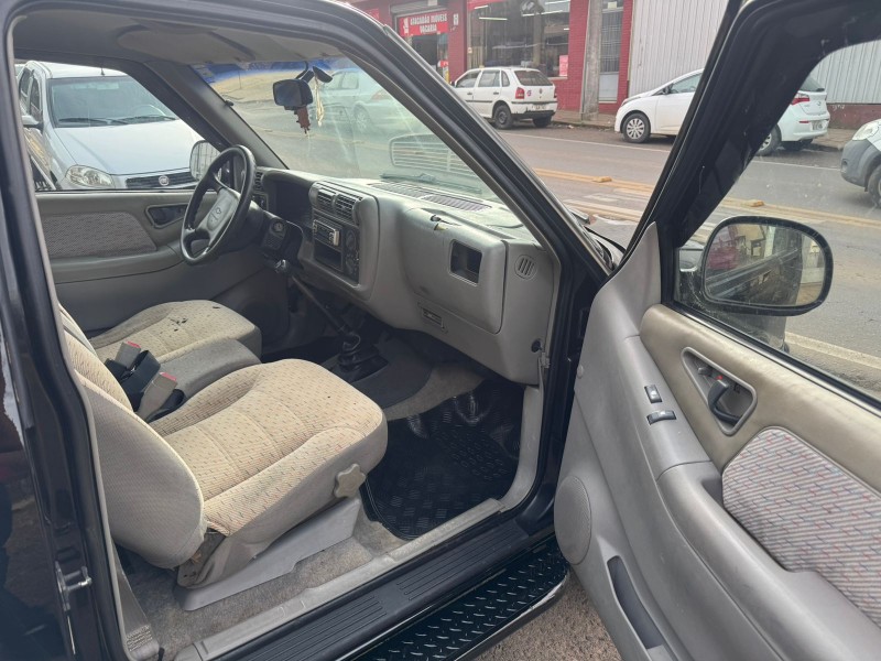 S10 2.2 EFI DLX 4X2 CS 8V GASOLINA 2P MANUAL - 1996 - VACARIA