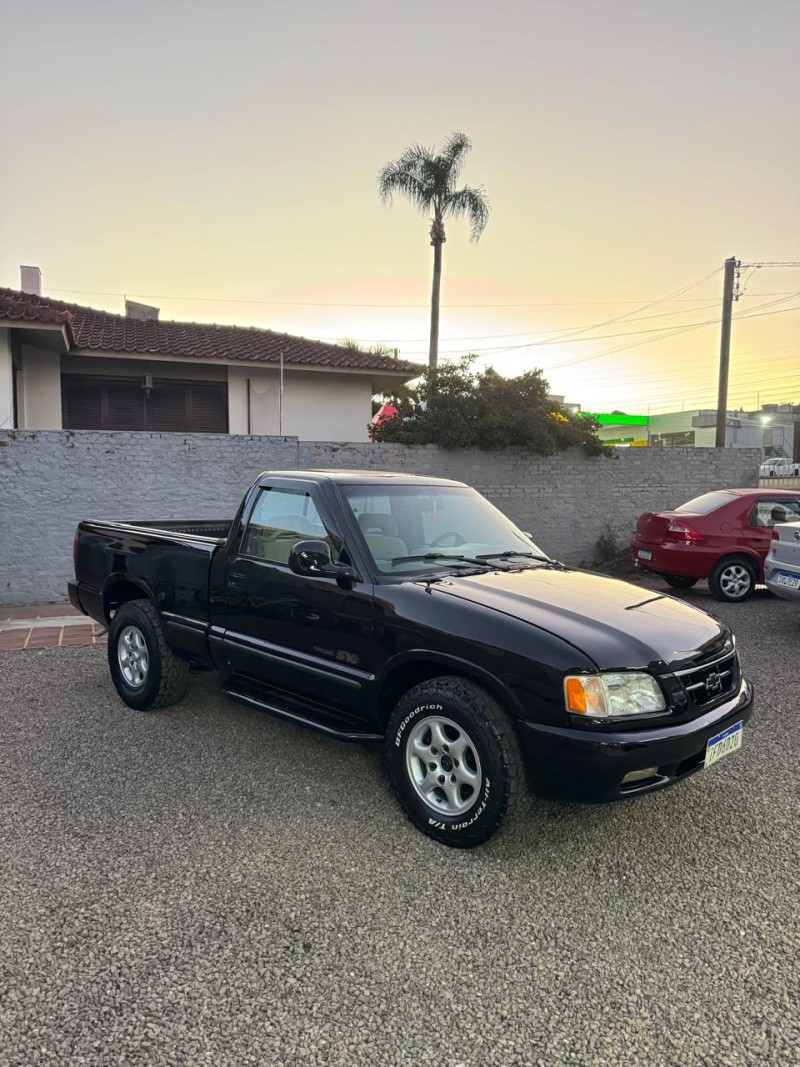 S10 2.2 EFI DLX 4X2 CS 8V GASOLINA 2P MANUAL - 1996 - VACARIA