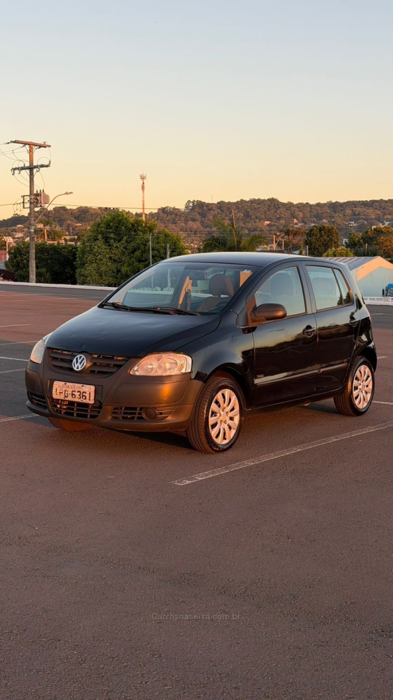 FOX 1.0 MI 8V FLEX 4P MANUAL - 2009 - SANTA CRUZ DO SUL