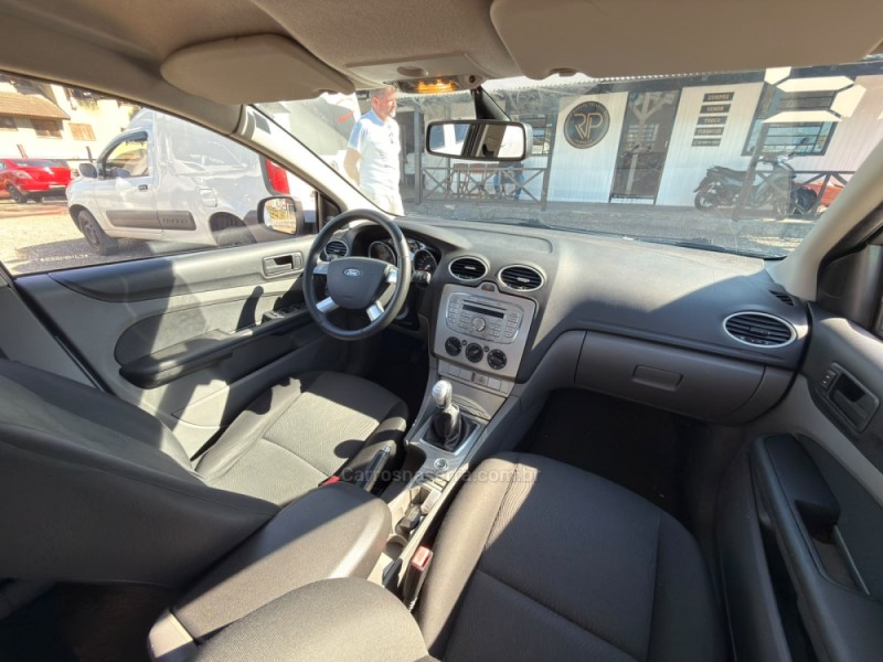 FOCUS 2.0 HC 16V FLEX 4P MANUAL - 2012 - CANELA