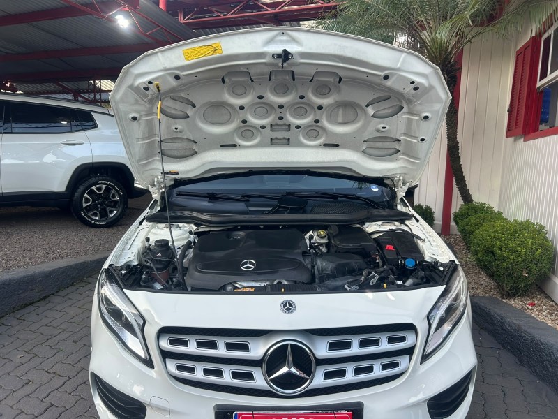 GLA 250 2.0 16V TURBO GASOLINA ENDURO 4P AUTOMÁTICO - 2018 - TRêS COROAS