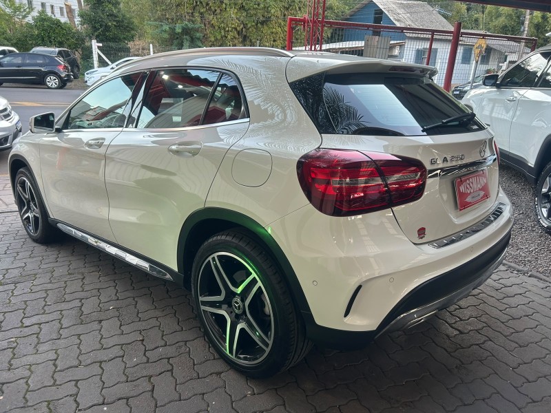 GLA 250 2.0 16V TURBO GASOLINA ENDURO 4P AUTOMÁTICO - 2018 - TRêS COROAS