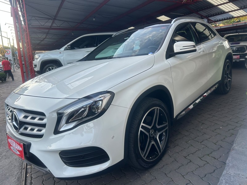 GLA 250 2.0 16V TURBO GASOLINA ENDURO 4P AUTOMÁTICO - 2018 - TRêS COROAS
