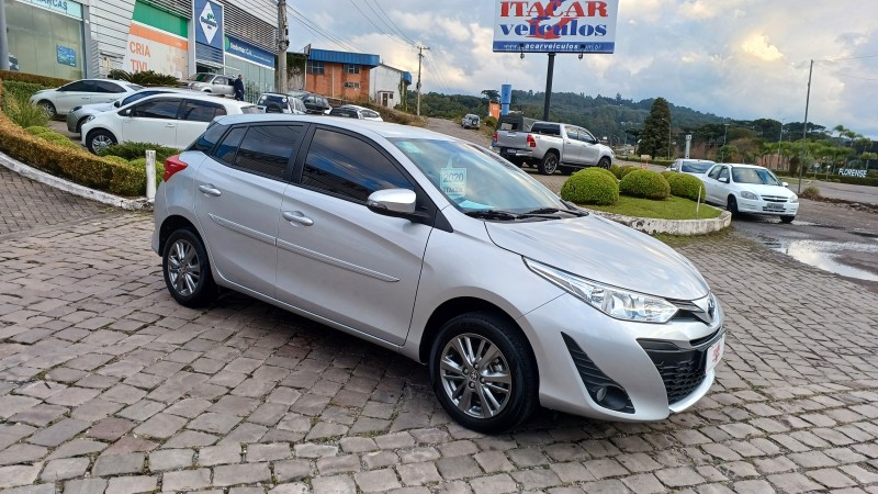 yaris 1.3 16v flex xl plus tech multidrive17 2020 flores da cunha