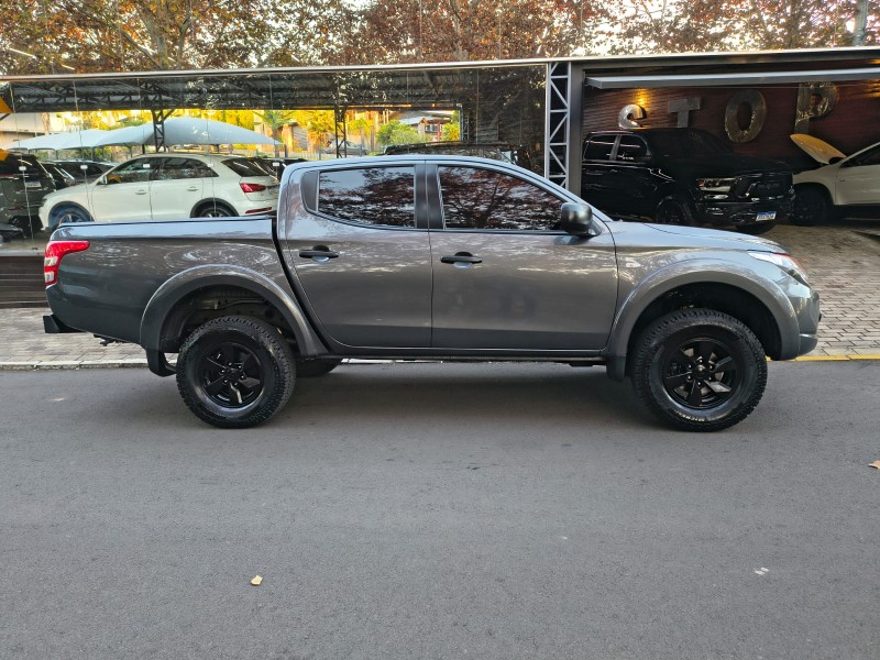 L200 TRITON 2.4 16V TURBO DIESEL SPORT GLS CD 4P 4X4 MANUAL - 2017 - DOIS IRMãOS