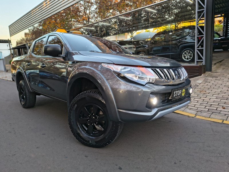L200 TRITON 2.4 16V TURBO DIESEL SPORT GLS CD 4P 4X4 MANUAL - 2017 - DOIS IRMãOS
