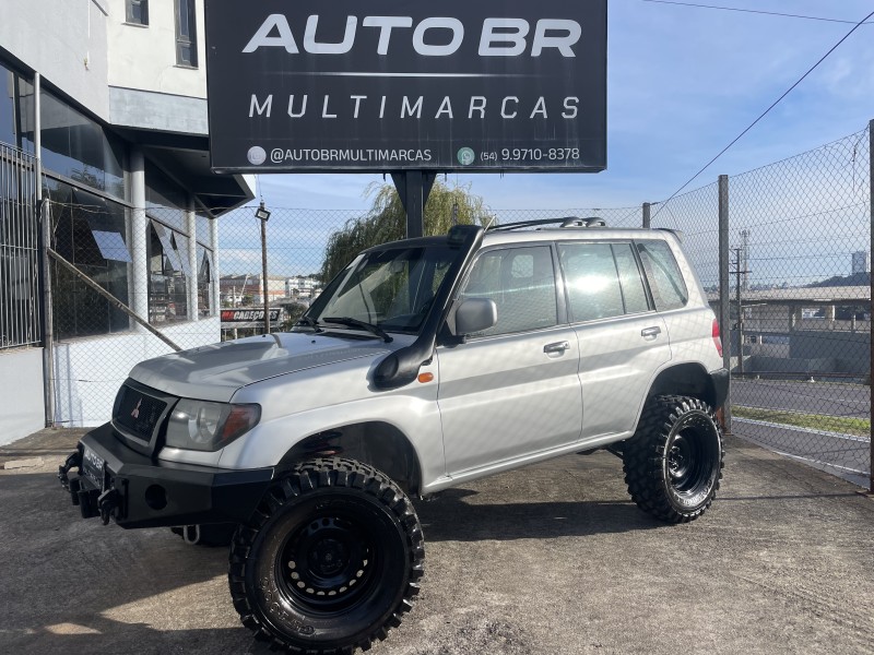 pajero io 1.8 4x4 16v gasolina 4p manual 2001 caxias do sul