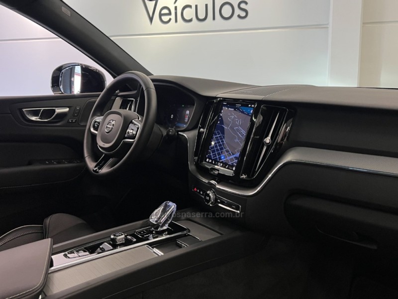XC60 2.0 T8 ULTIMATE DARK AWD HIBRIDO 4P AUTOMÁTICO  - 2024 - FLORES DA CUNHA