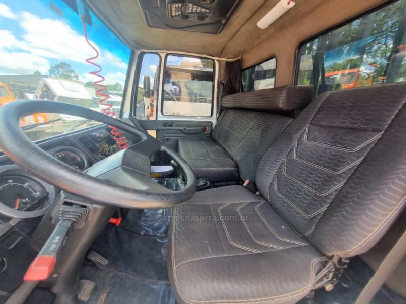 CARGO 815 E TURBO - 2006 - PORTãO