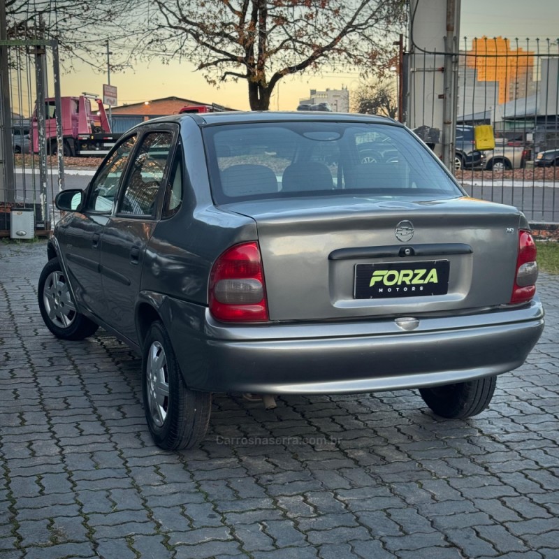 CORSA 1.6 MPFI CLASSIC SEDAN 8V GASOLINA 4P MANUAL - 2005 - CAXIAS DO SUL