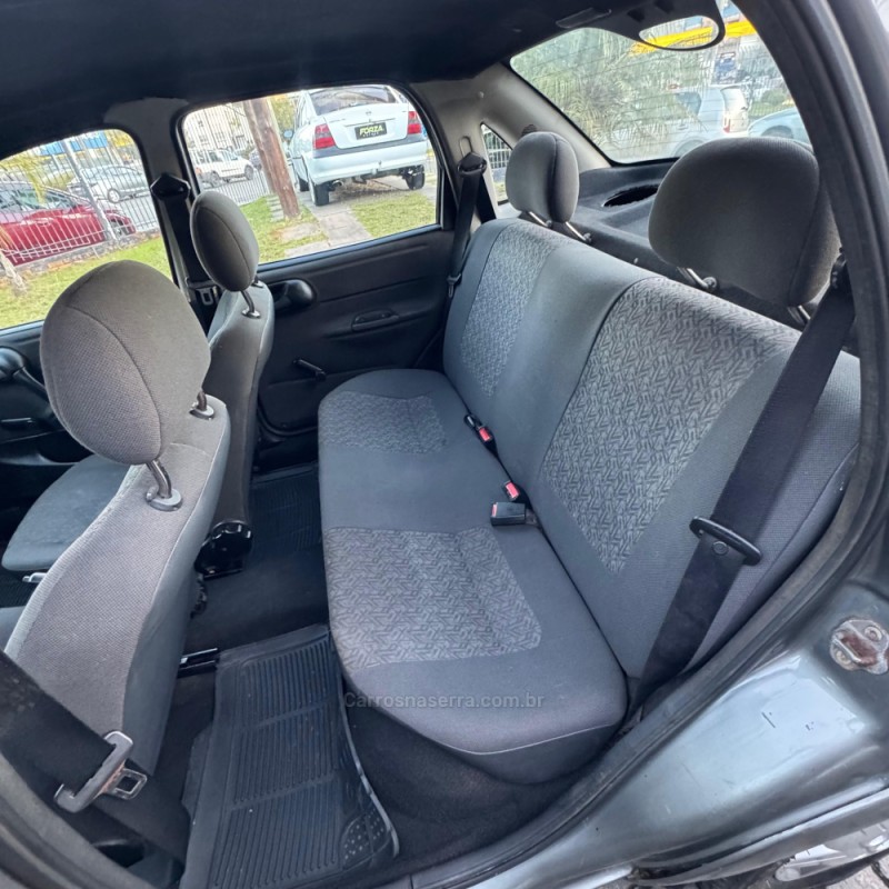 CORSA 1.6 MPFI CLASSIC SEDAN 8V GASOLINA 4P MANUAL - 2005 - CAXIAS DO SUL
