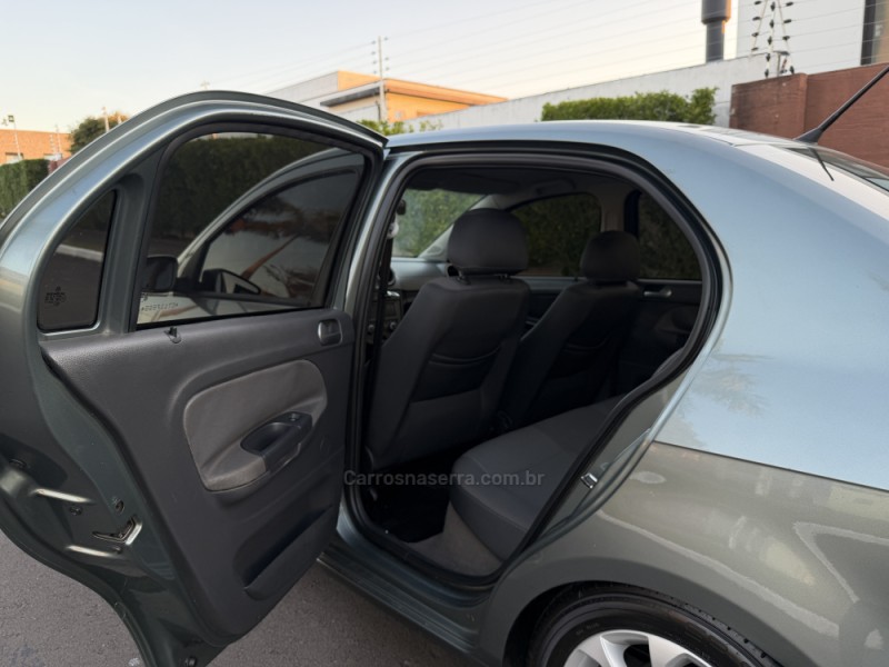 VOYAGE 1.6 MI COMFORTLINE 8V FLEX 4P MANUAL - 2012 - SãO LEOPOLDO