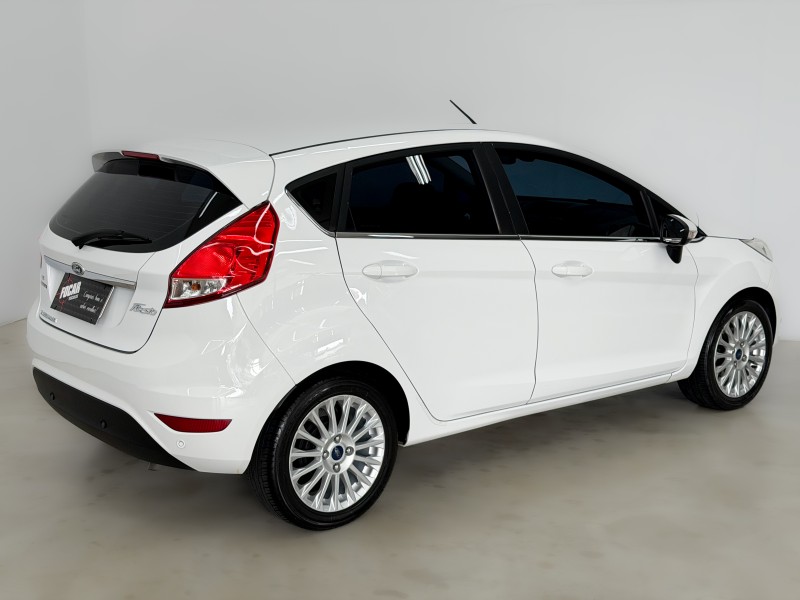 FIESTA 1.6 TITANIUM HATCH 16V FLEX 4P AUTOMÁTICO - 2014 - CAXIAS DO SUL