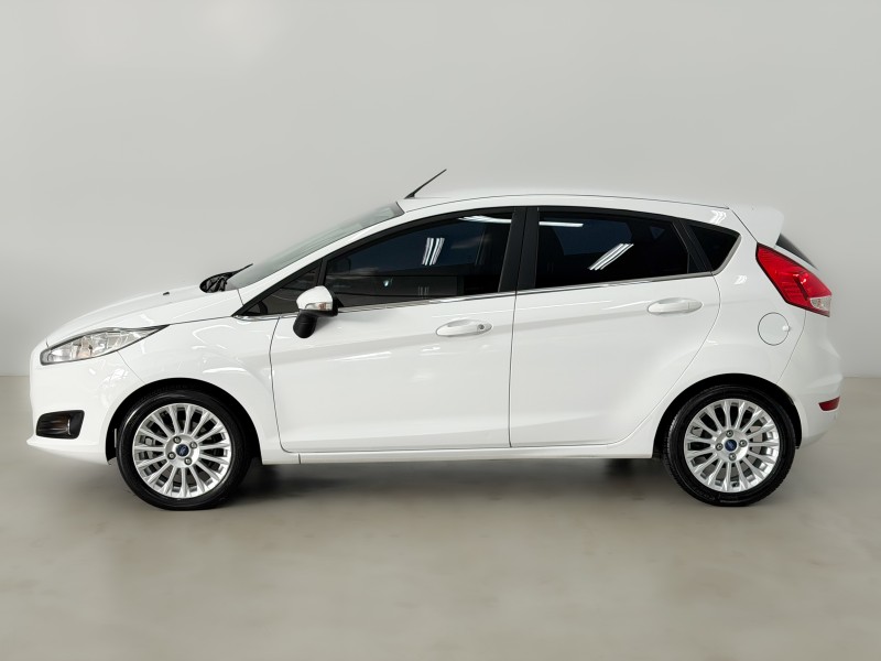 FIESTA 1.6 TITANIUM HATCH 16V FLEX 4P AUTOMÁTICO - 2014 - CAXIAS DO SUL