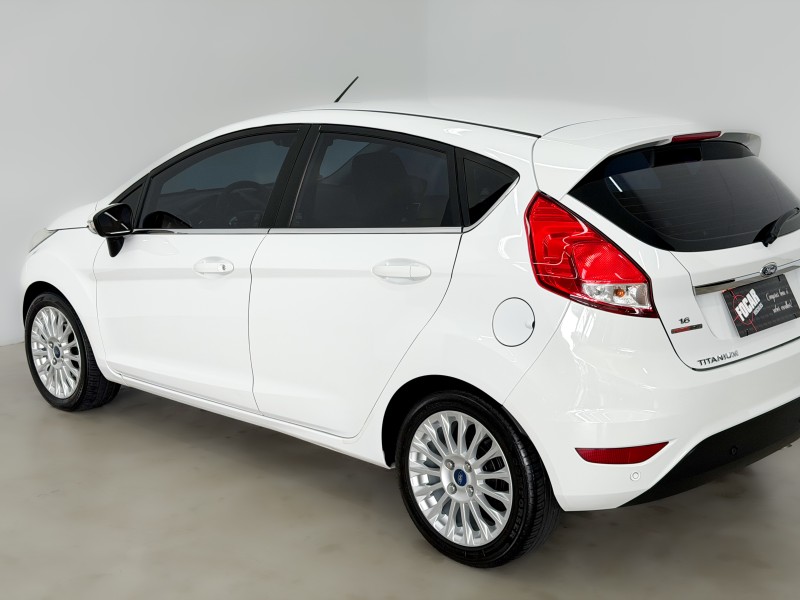 FIESTA 1.6 TITANIUM HATCH 16V FLEX 4P AUTOMÁTICO - 2014 - CAXIAS DO SUL