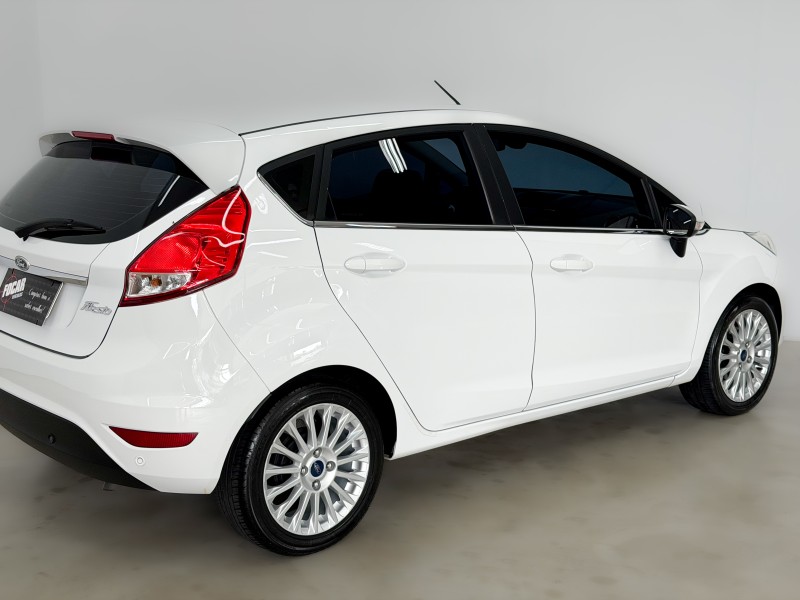 FIESTA 1.6 TITANIUM HATCH 16V FLEX 4P AUTOMÁTICO - 2014 - CAXIAS DO SUL