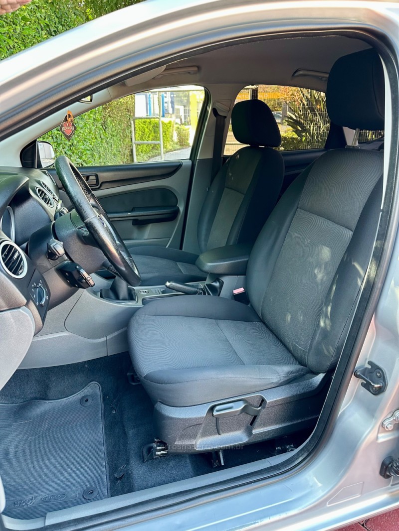 FOCUS 2.0 SEDAN 16V GASOLINA 4P MANUAL - 2012 - ROLANTE