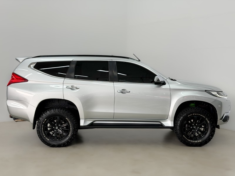 PAJERO SPORT 2.4 HPE 4X4 DIESEL 4P AUTOMÁTICA - 2020 - CAXIAS DO SUL