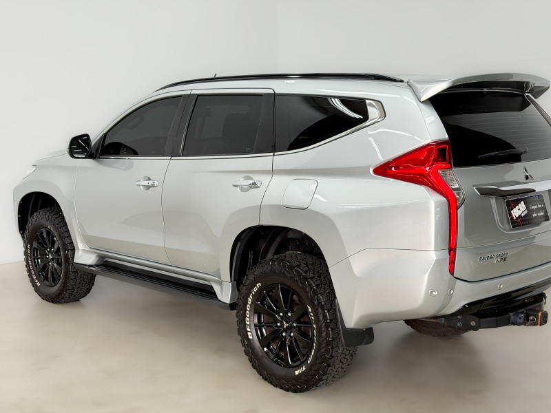 PAJERO SPORT 2.4 HPE 4X4 DIESEL 4P AUTOMÁTICA - 2020 - CAXIAS DO SUL