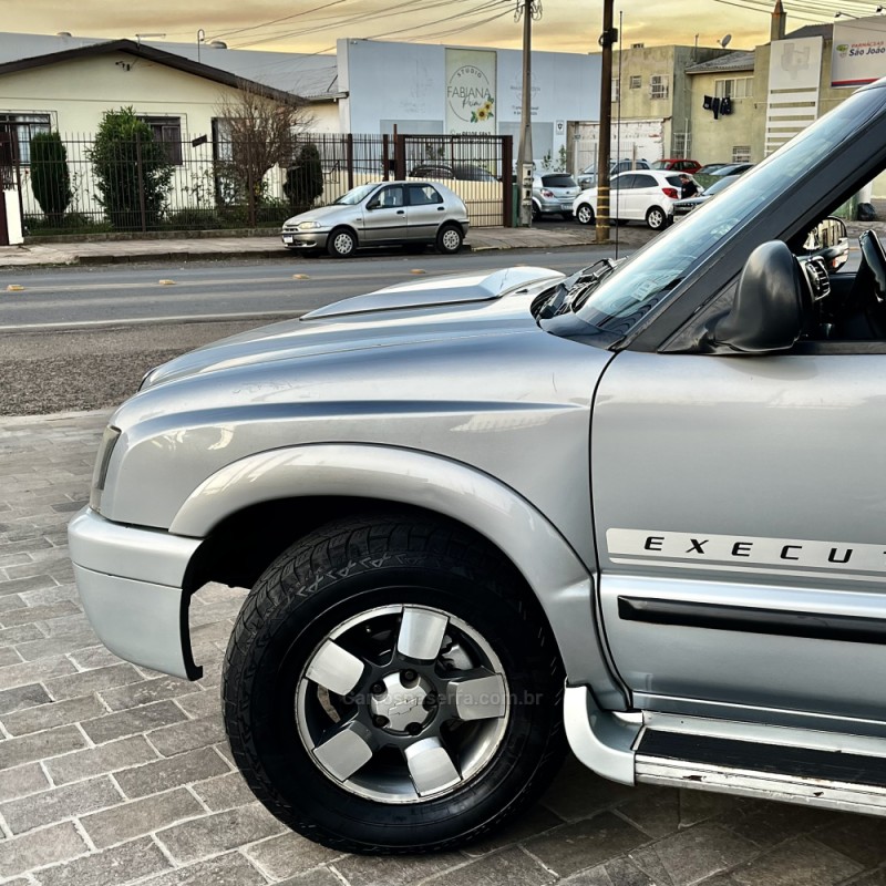 S10 2.8 EXECUTIVE 4X4 CD 12V TURBO ELECTRONIC INTERCOOLER DIESEL 4P MANUAL - 2011 - VACARIA