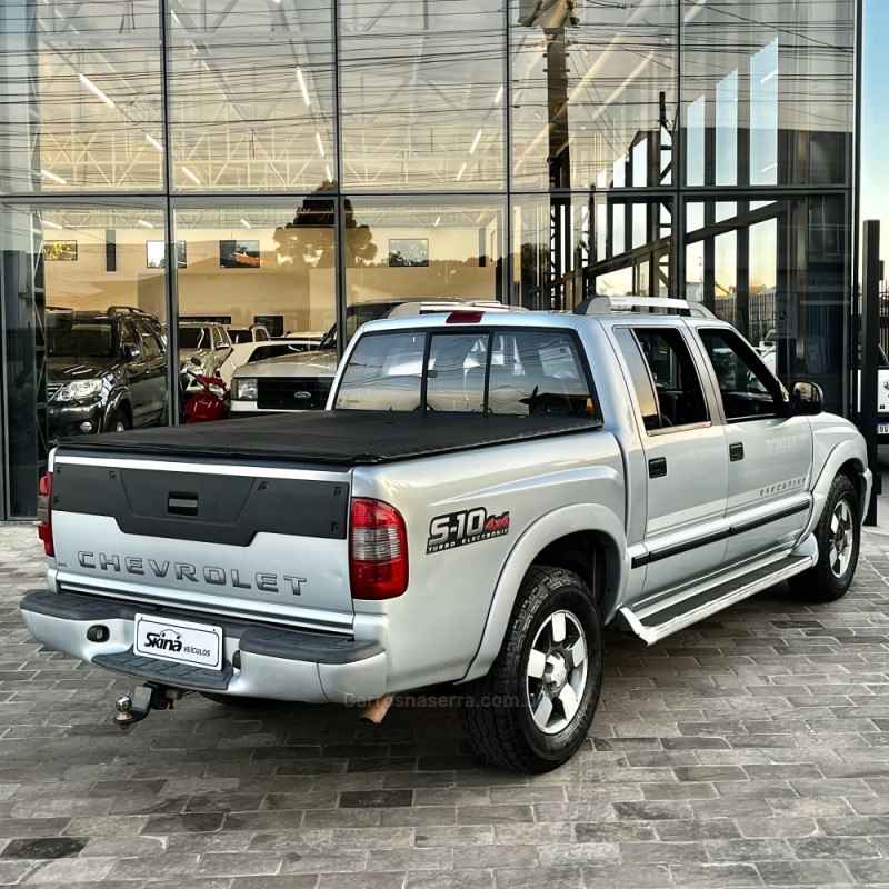 S10 2.8 EXECUTIVE 4X4 CD 12V TURBO ELECTRONIC INTERCOOLER DIESEL 4P MANUAL - 2011 - VACARIA