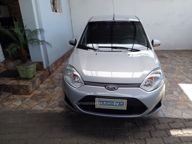 FIESTA 1.6 ROCAM SE PLUS SEDAN 8V FLEX 4P MANUAL - 2014 - CAXIAS DO SUL