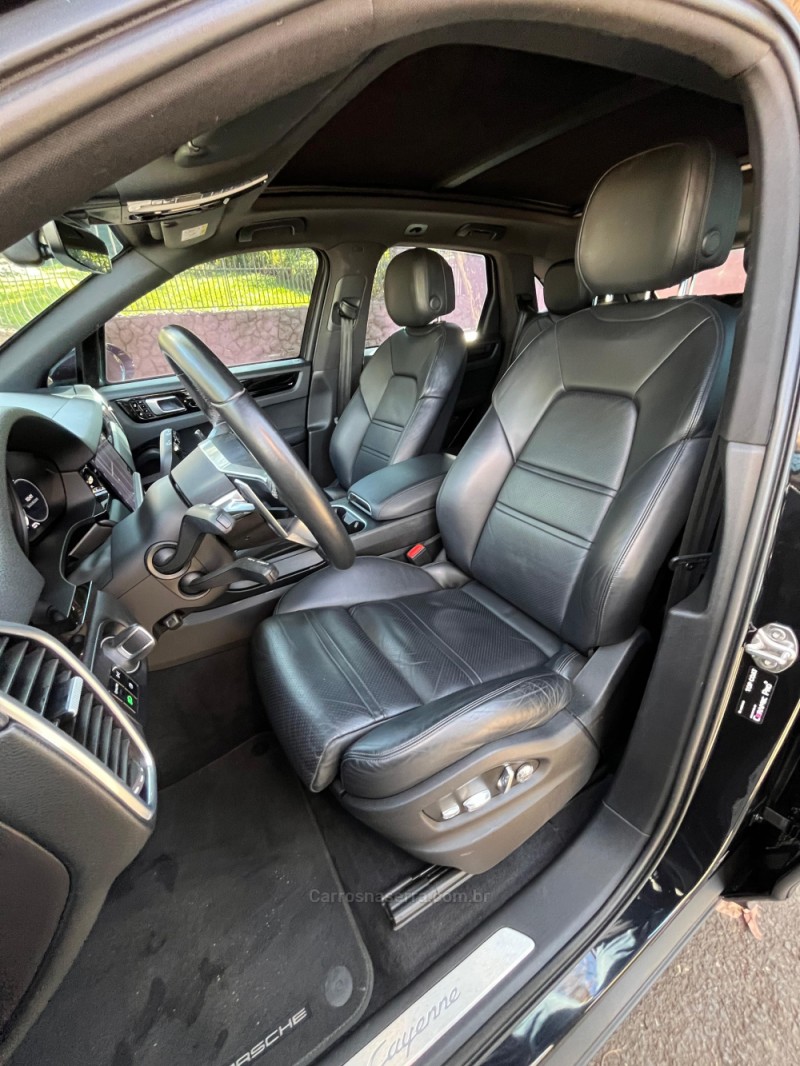 CAYENNE 3.0 V6 E-HYBRID PLATINUM EDITION AWD S HÍBRIDO 4P AUTOMÁTICO - 2020 - ERECHIM