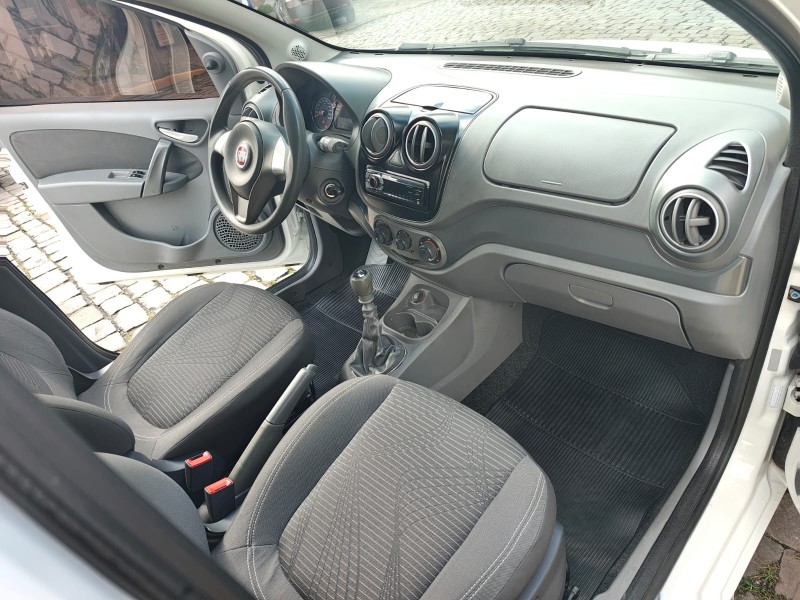 PALIO 1.4 MPI ATTRACTIVE 8V FLEX 4P MANUAL - 2012 - FARROUPILHA