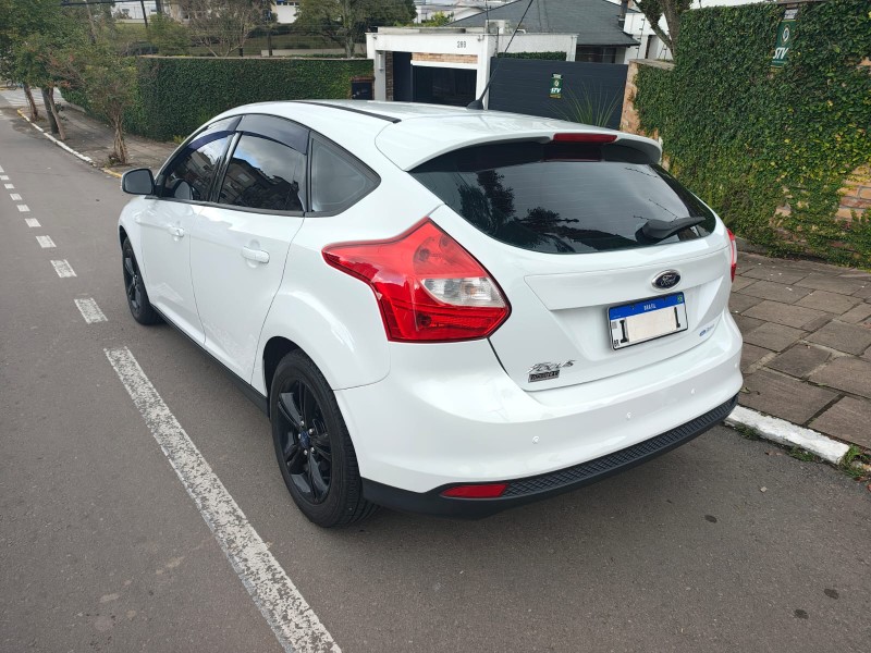 FOCUS 1.6 S 16V FLEX 4P MANUAL - 2015 - FARROUPILHA