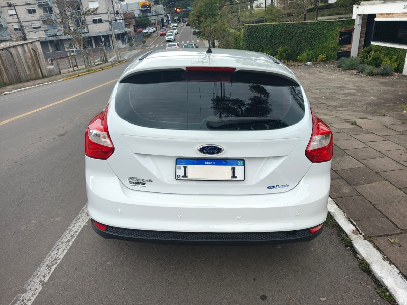 FOCUS 1.6 S 16V FLEX 4P MANUAL - 2015 - FARROUPILHA