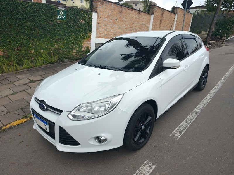 FOCUS 1.6 S 16V FLEX 4P MANUAL - 2015 - FARROUPILHA
