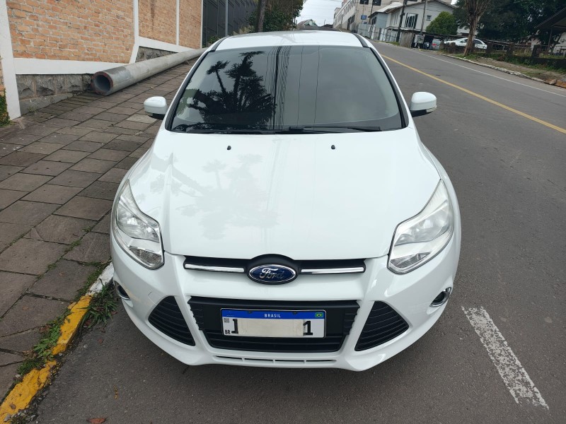 FOCUS 1.6 S 16V FLEX 4P MANUAL - 2015 - FARROUPILHA