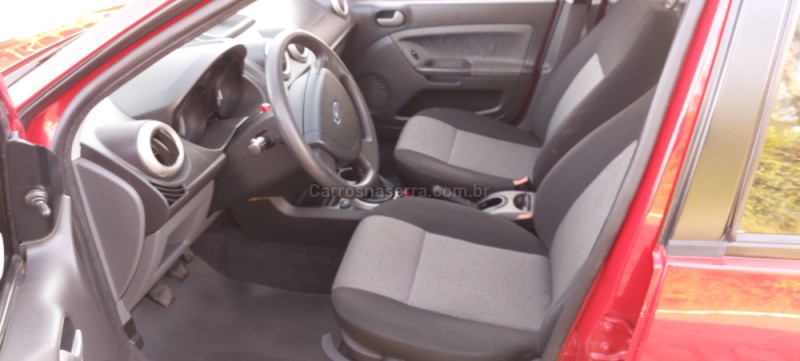 FIESTA 1.6 MPI CLASS SEDAN 8V FLEX 4P MANUAL - 2013 - FARROUPILHA