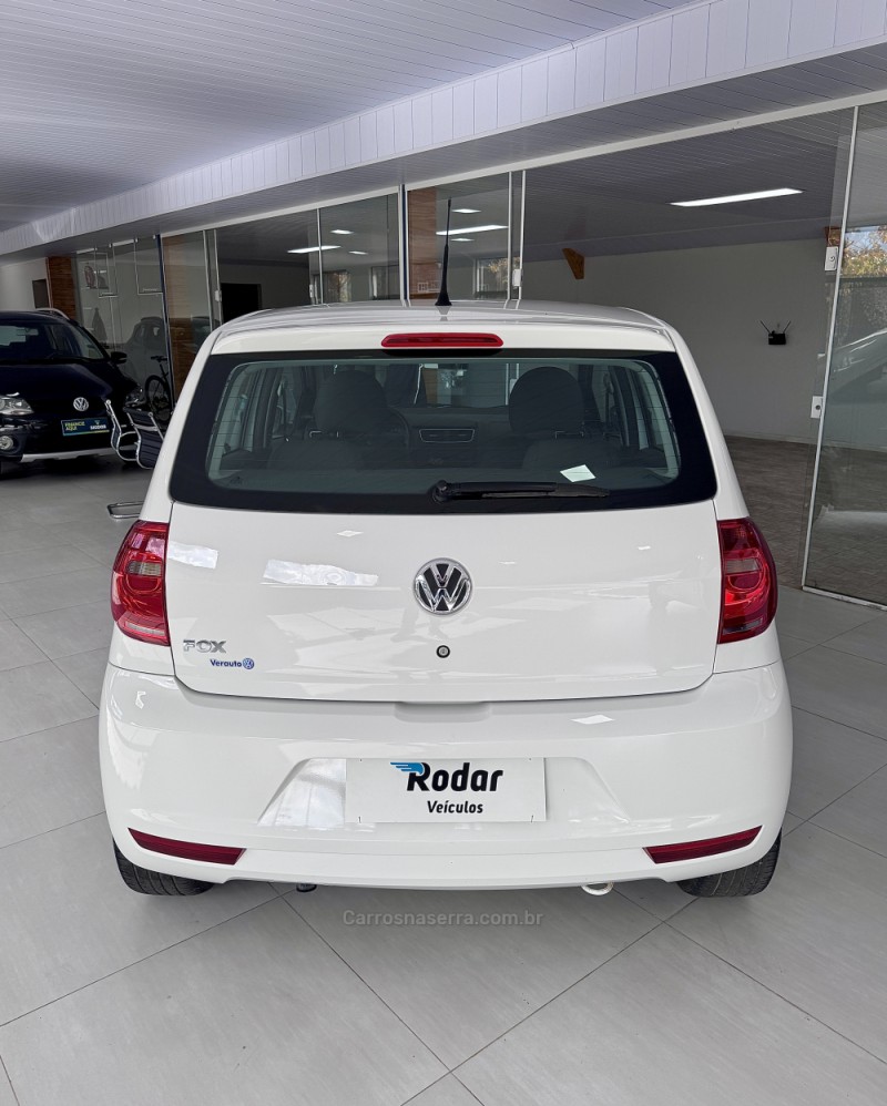 FOX 1.0 MI TREND 8V FLEX 4P MANUAL - 2012 - VILA FLORES