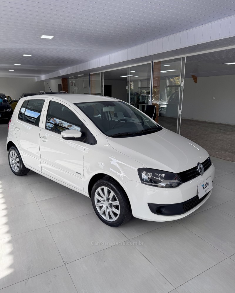 FOX 1.0 MI TREND 8V FLEX 4P MANUAL - 2012 - VILA FLORES
