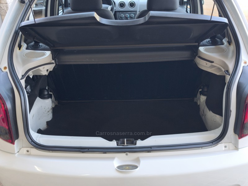 CELTA 1.0 MPFI LT 8V FLEX 4P MANUAL - 2014 - SERAFINA CORRêA