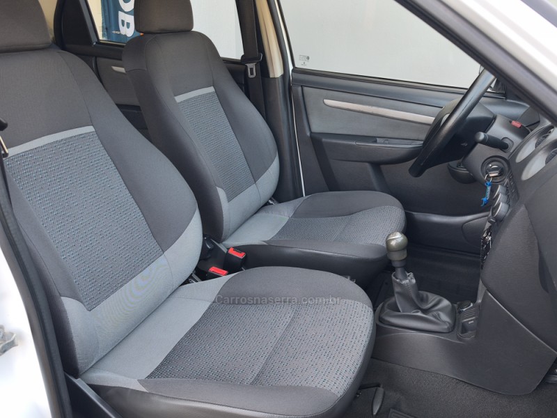 CELTA 1.0 MPFI LT 8V FLEX 4P MANUAL - 2014 - SERAFINA CORRêA