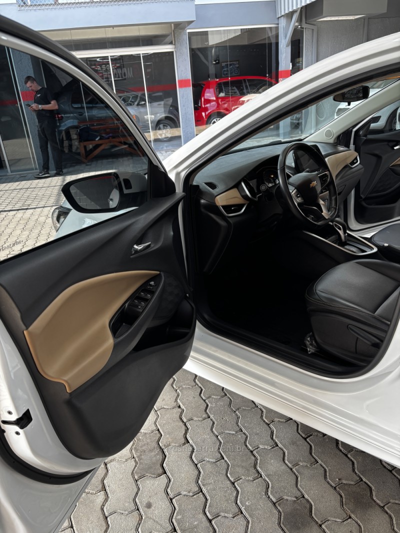 ONIX 1.0 PREMIER II 12V TURBO FLEX 4P AUTOMÁTICO - 2024 - HARMONIA