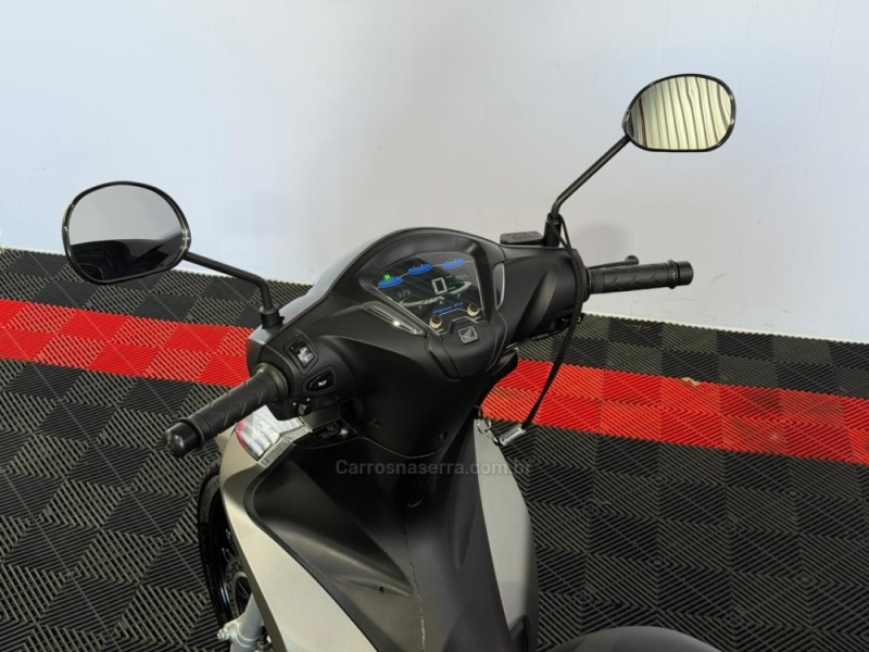BIZ 125 ES - 2023 - VACARIA