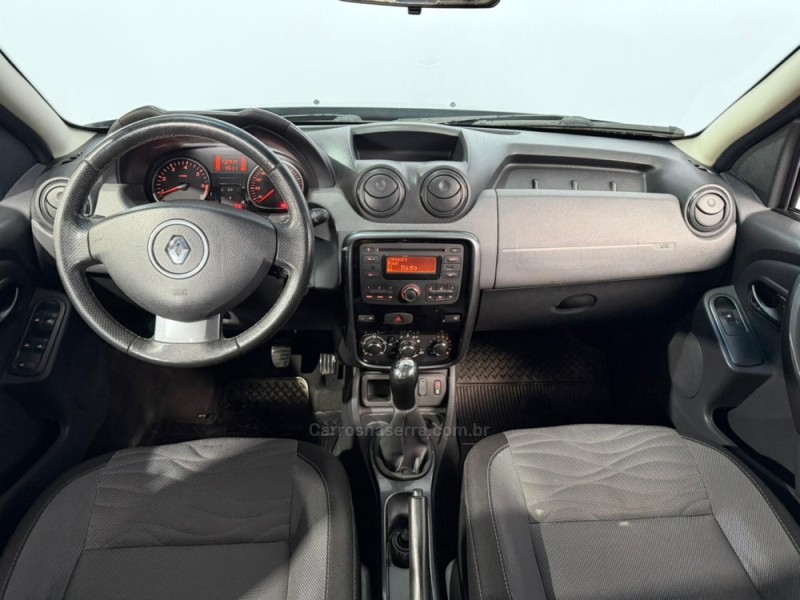 DUSTER 1.6 DYNAMIQUE 4X2 16V FLEX 4P MANUAL - 2013 - VACARIA