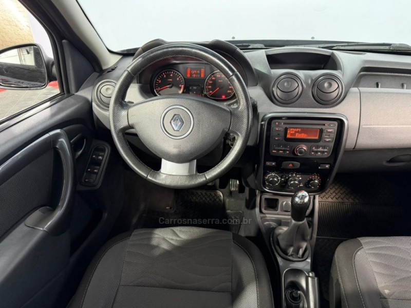 DUSTER 1.6 DYNAMIQUE 4X2 16V FLEX 4P MANUAL - 2013 - VACARIA