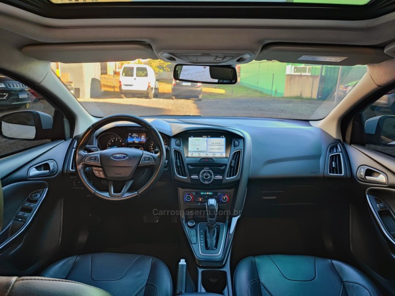 FOCUS 2.0 TITANIUM PLUS HATCH 16V FLEX 4P AUTO - 2017 - FARROUPILHA