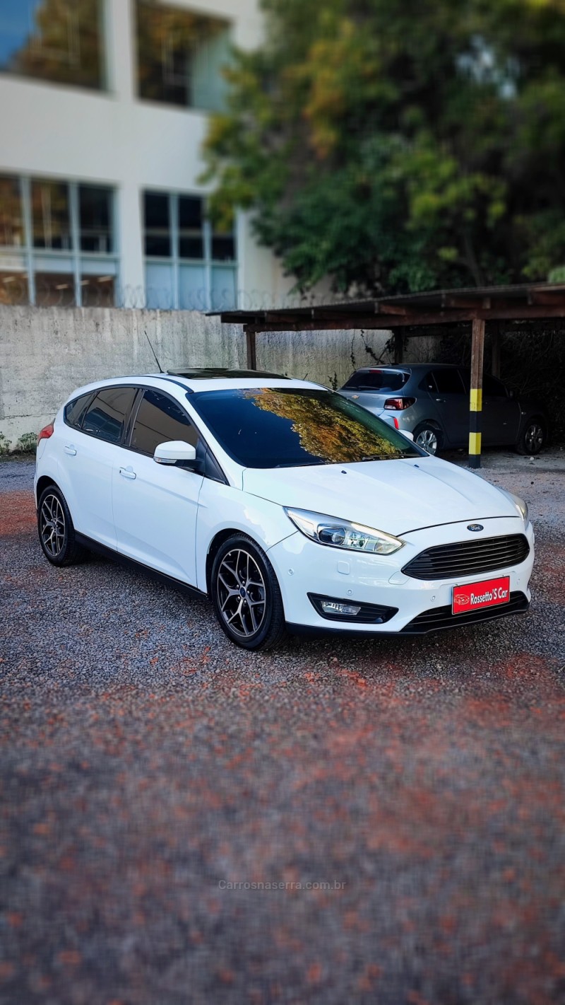 FOCUS 2.0 TITANIUM PLUS HATCH 16V FLEX 4P AUTO - 2017 - FARROUPILHA