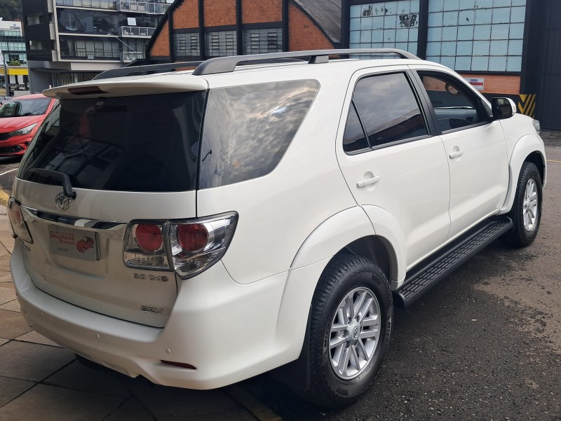HILUX SW4 3.0 SRV 4X4 7 LUGARES 16V TURBO INTERCOOLER DIESEL 4P AUTOMÁTICO - 2015 - FLORES DA CUNHA