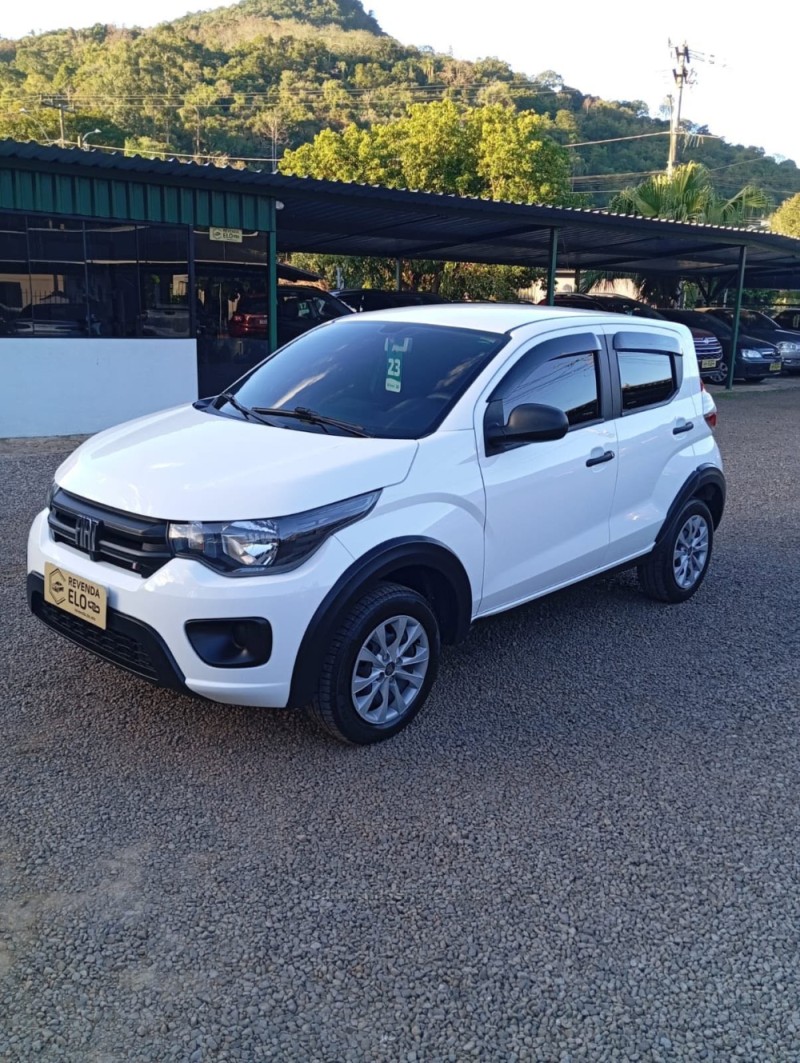 mobi 1.0 8v evo flex like. manual 2023 picada cafe