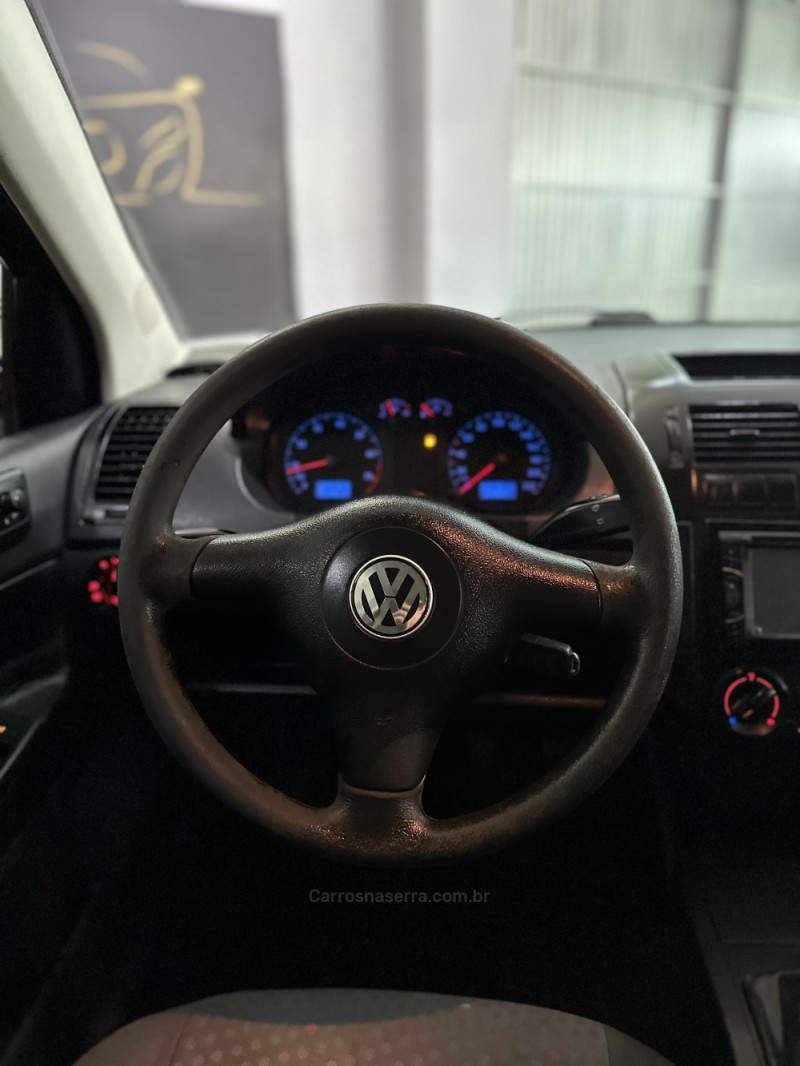 POLO 1.6 MI SÉRIE OURO 8V FLEX 4P MANUAL - 2006 - NOVO HAMBURGO