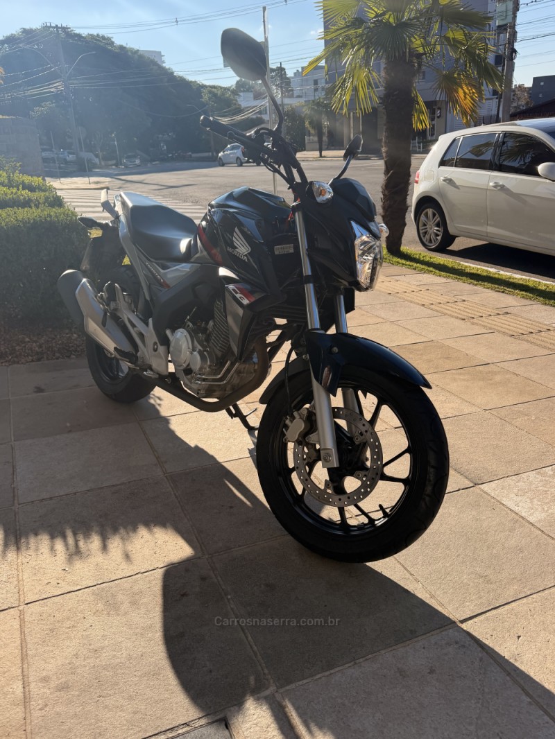 CB 250F TWISTER CBS - 2018 - FARROUPILHA