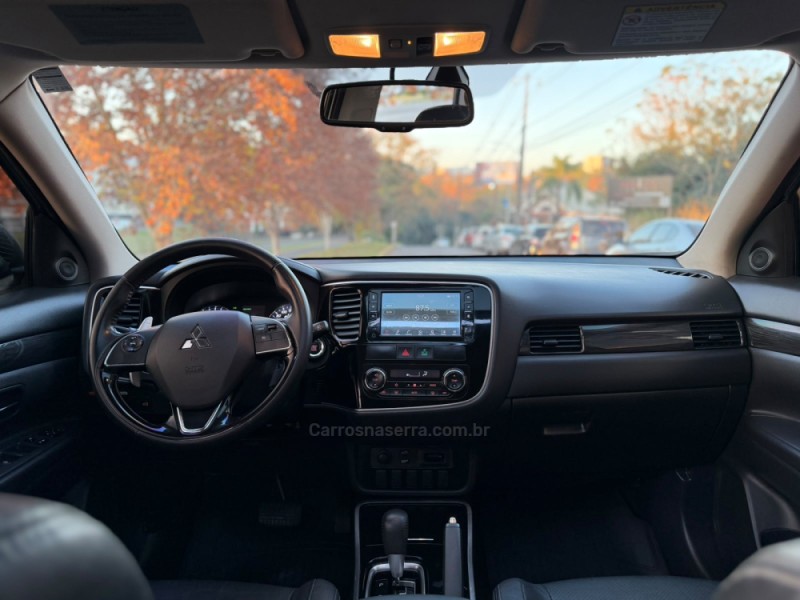 OUTLANDER 2.0 COMFORT 16V GASOLINA 4P AUTOMÁTICO - 2018 - DOIS IRMãOS