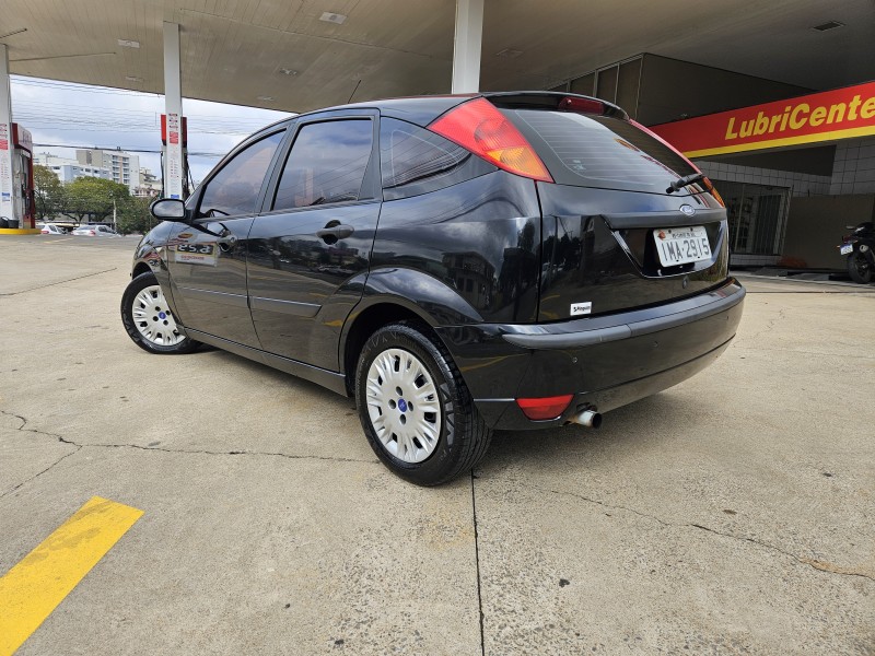 FOCUS 1.6 8V GASOLINA 4P MANUAL - 2005 - CAXIAS DO SUL